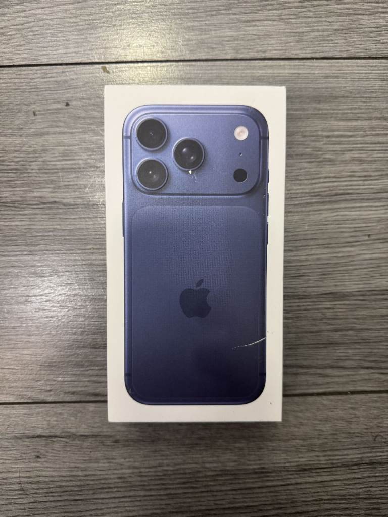 APPLE IPHONE 17 PRO 256GB DEEP BLUE UNLOCKED BRAND NEW SEALED APPLE WARRANTY AND RECEIPT