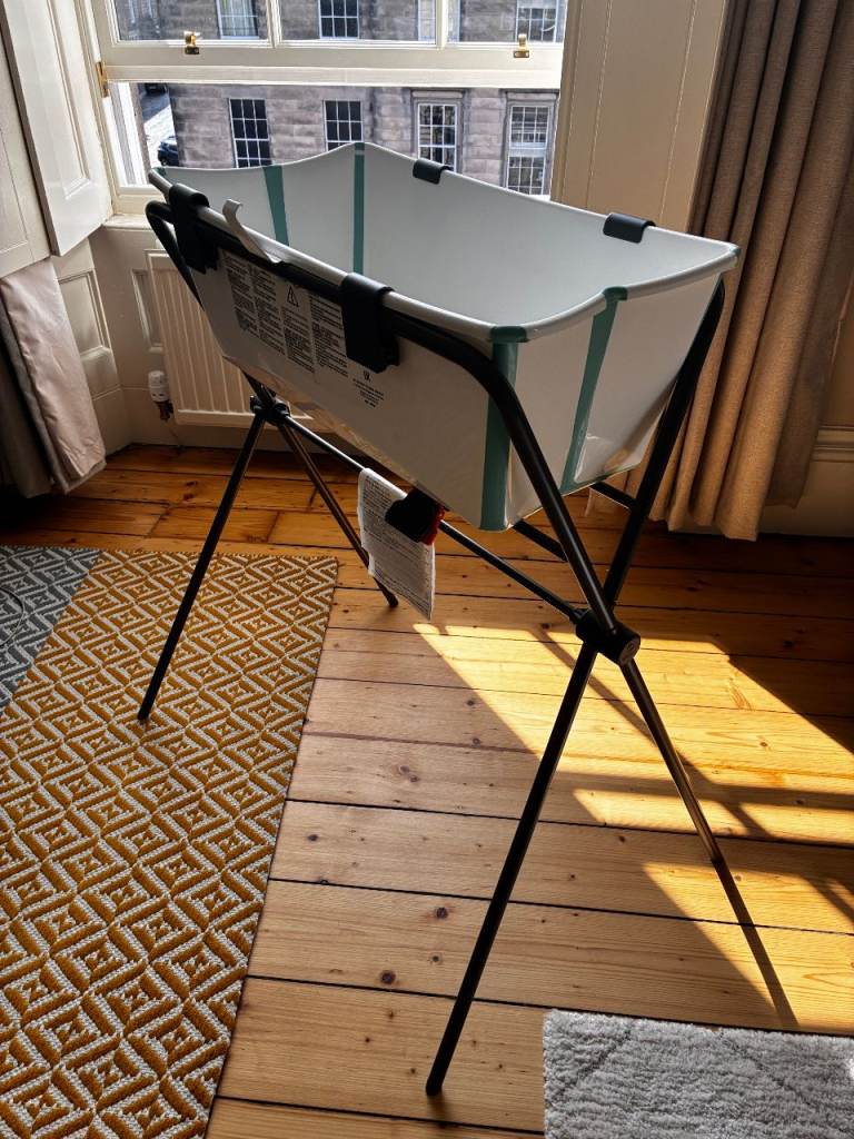Stokke Flexi Bath + Stand + Newborn Support – Excellent Condition
