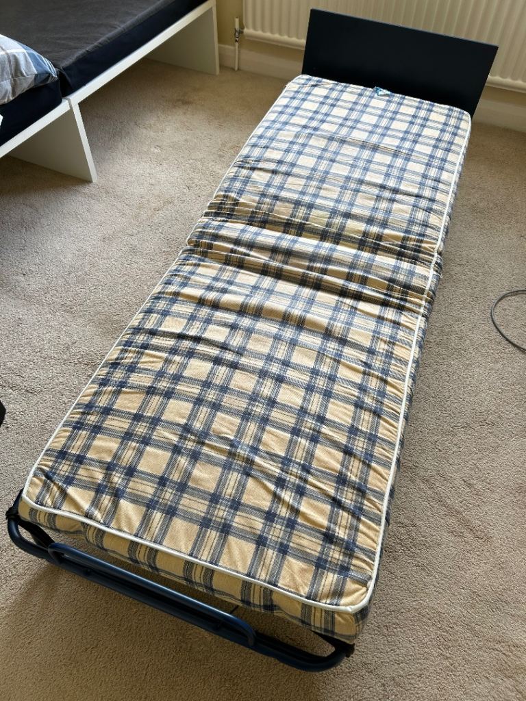 Folding Z-bed