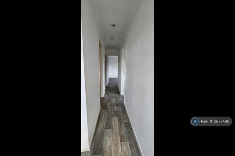 1 bedroom flat in Whitehall Court, Retford, DN22 (1 bed) (#2677486)