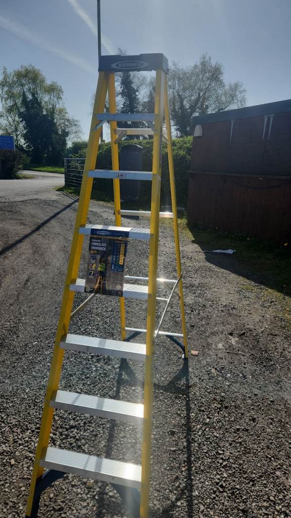 Werner Fibreglass Stepladder – Good Condition