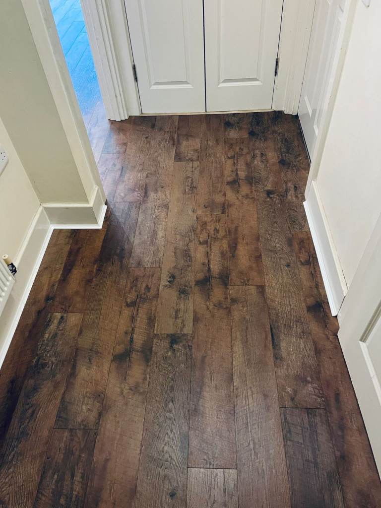 Flooring Fitter – Laminate, Wood, Herringbone & LVT (Fast & Affordable)