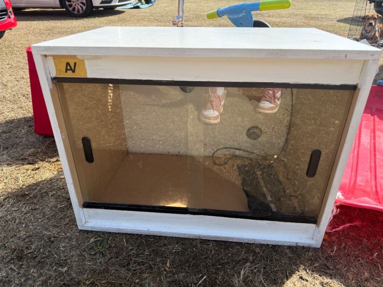 2ft wooden vivarium, with heat mat 