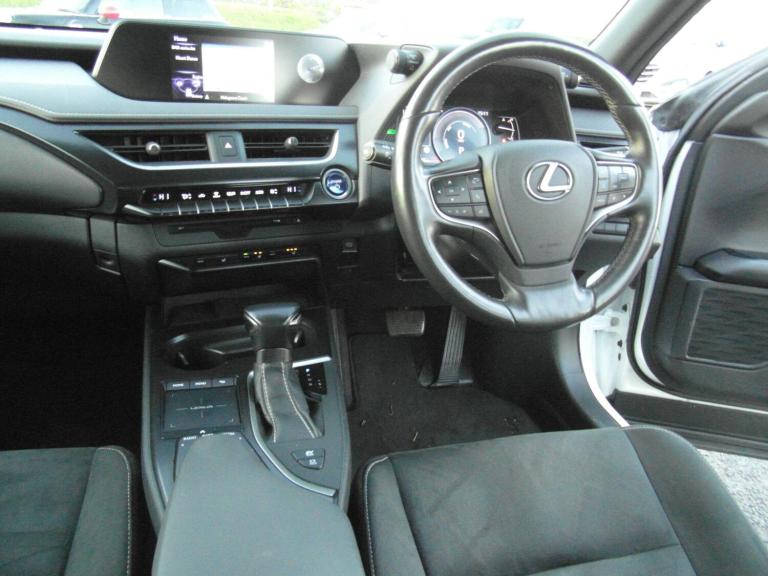 2020 Lexus UX 2.0 250h Premium SUV 5dr Petrol Hybrid E-CVT Euro 6 (s/s) (184 ps) ESTATE Petrol/El...