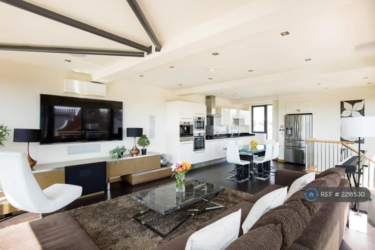 3 bedroom flat in Redmans Road, London, E1 (3 bed) (#2218530)