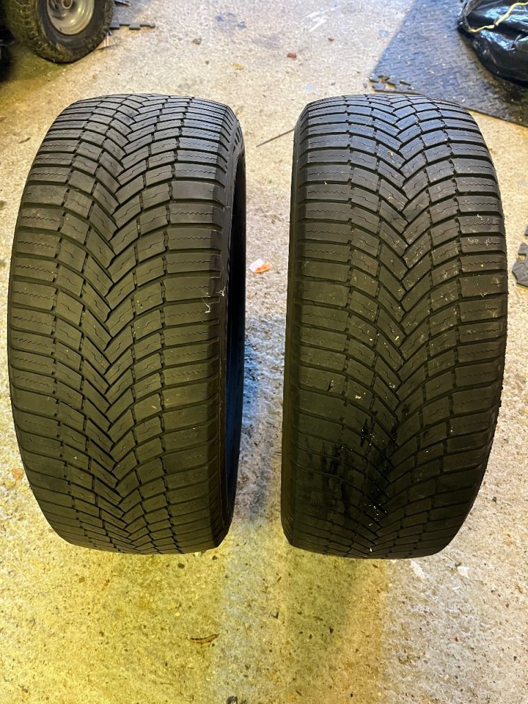 225 55 18 all weather (winter) tyres - good tread left - 4mm centre 