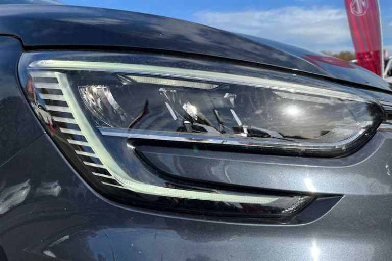 2022 Renault Megane 1.6 E-TECH PHEV 160 Iconic 5dr Auto ESTATE PETROL/ELECTRIC Automatic