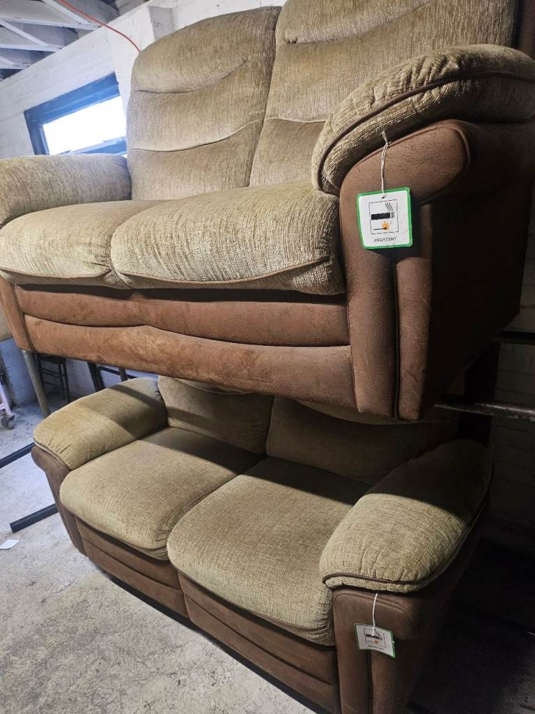 Exdisplay laz boy recliner 2+2 sofa set 