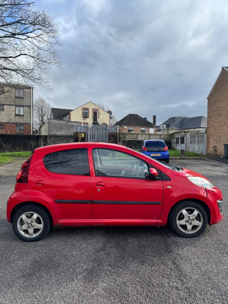 Peugeot, 107, Hatchback, 2012, Manual, 998 (cc), 5 doors