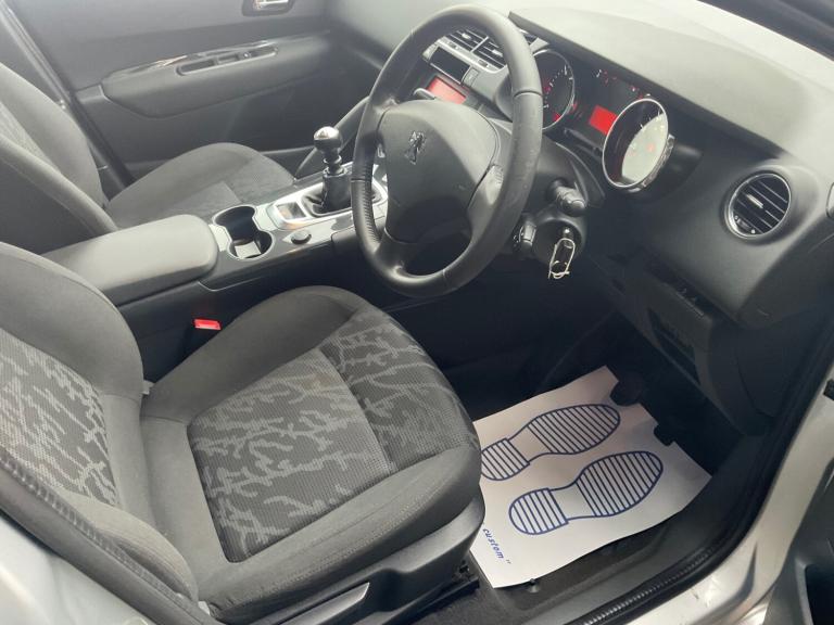 2012 Peugeot 3008 1.6 HDi 112 Active II 5dr HATCHBACK Diesel Manual