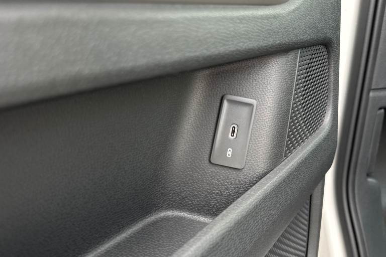 2025 Volkswagen ID. Buzz Cargo 210kW Commerce 79kWh Auto Van ELECTRIC Automatic