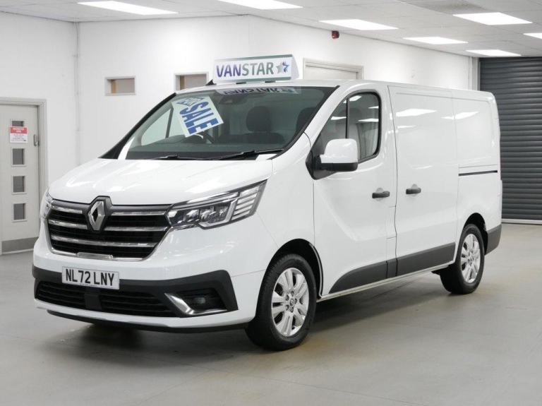 72 RENAULT TRAFIC 28 2.0 BLUEDCI 130 BHP SL SPORT EDITION ( SAT NAV )