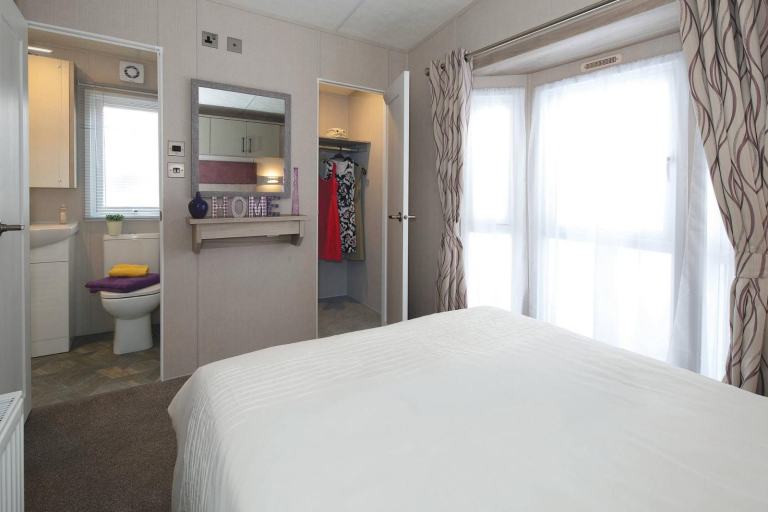 SUPERIOR DELUXE LODGE 40X14 • HIGH SPEC • 2 BED • OFF SITE • £63,000