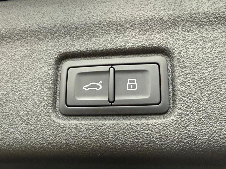 2025 Audi Q6 e-tron 285kW Quattro 100kWh S Line 5dr Auto ESTATE ELECTRIC Automatic