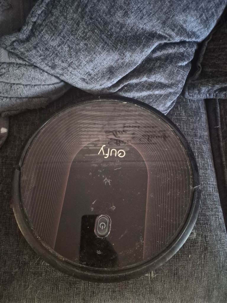 Eufy Robot Vacuum Cleaner – Black, Fair Condition