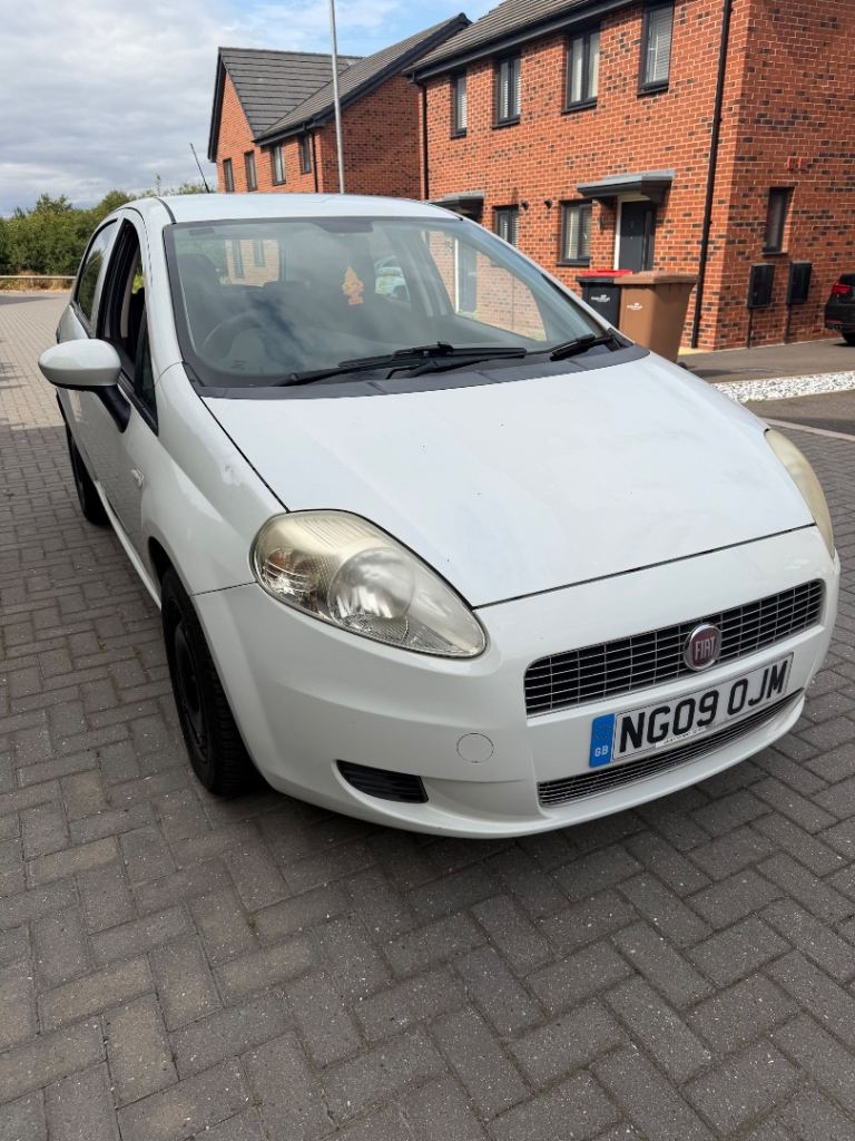 2009 Fiat Punto 1.4 Petrol 3 Months Mot Low Miles Full Service Excellent Condition Car