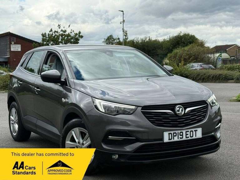 2019 Vauxhall Grandland X 1.2 Turbo SE 5dr HATCHBACK PETROL Manual