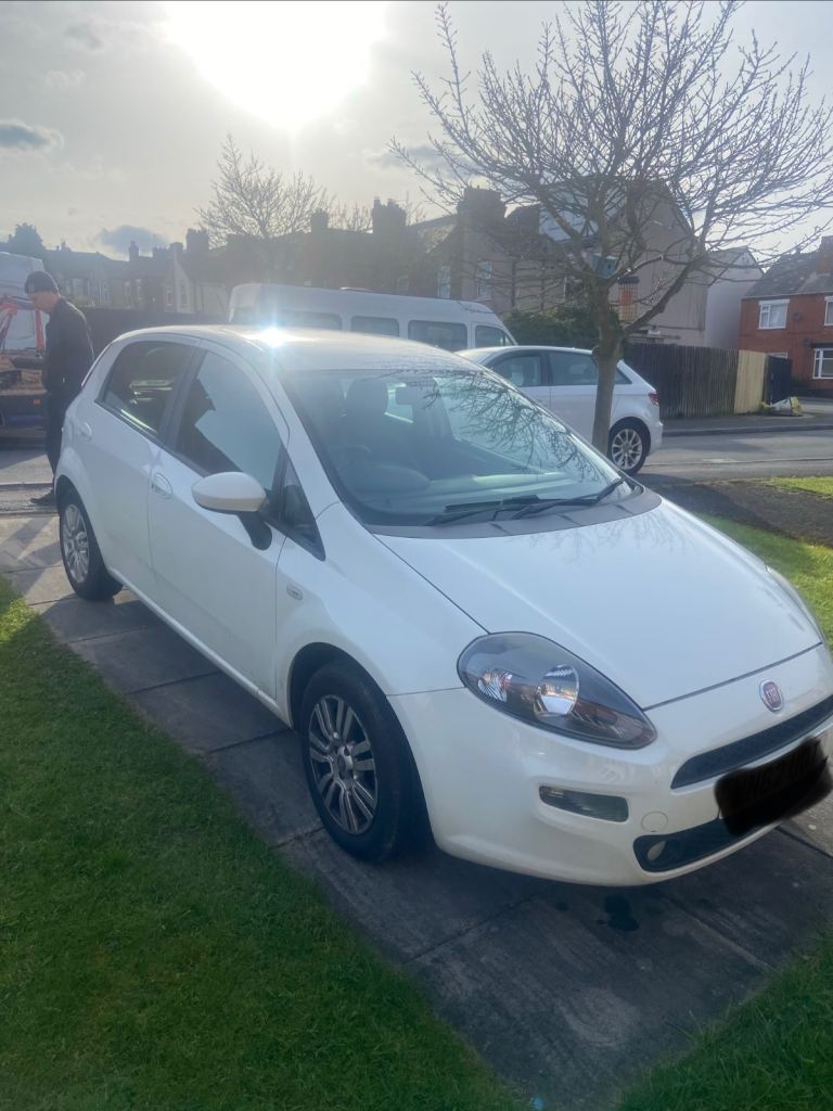 Fiat, PUNTO, Hatchback, 2012, Manual, 1242 (cc), 5 doors