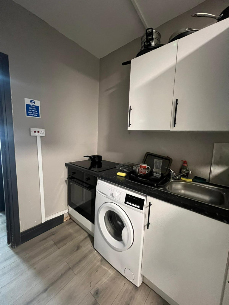 Ensuite Room in Leicestershire LE9 8HE  with shared kitchen