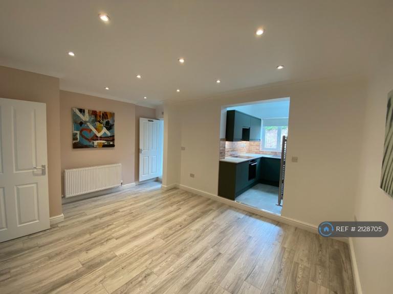 1 bedroom flat in Sherbrooke Road, Nottingham, NG5 (1 bed) (#2128705)