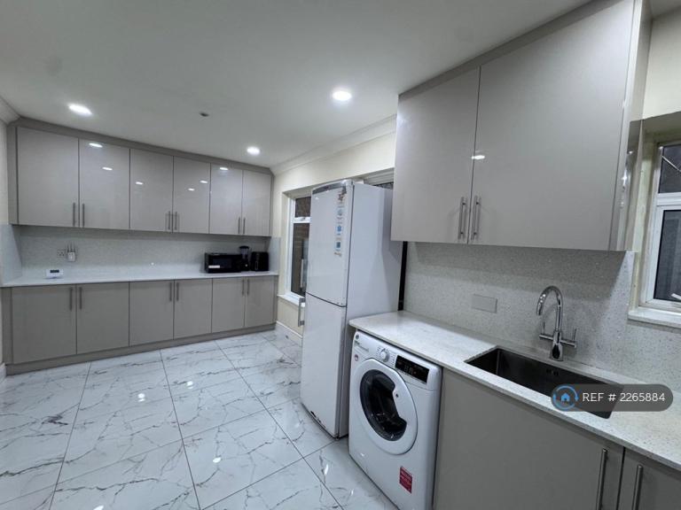 4 bedroom house in Waltham Avenue, Hayes, UB3 (4 bed) (#2265884)