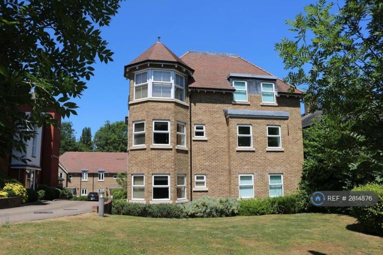 1 bedroom in Egham Hill, Egham, TW20 (#2814876)
