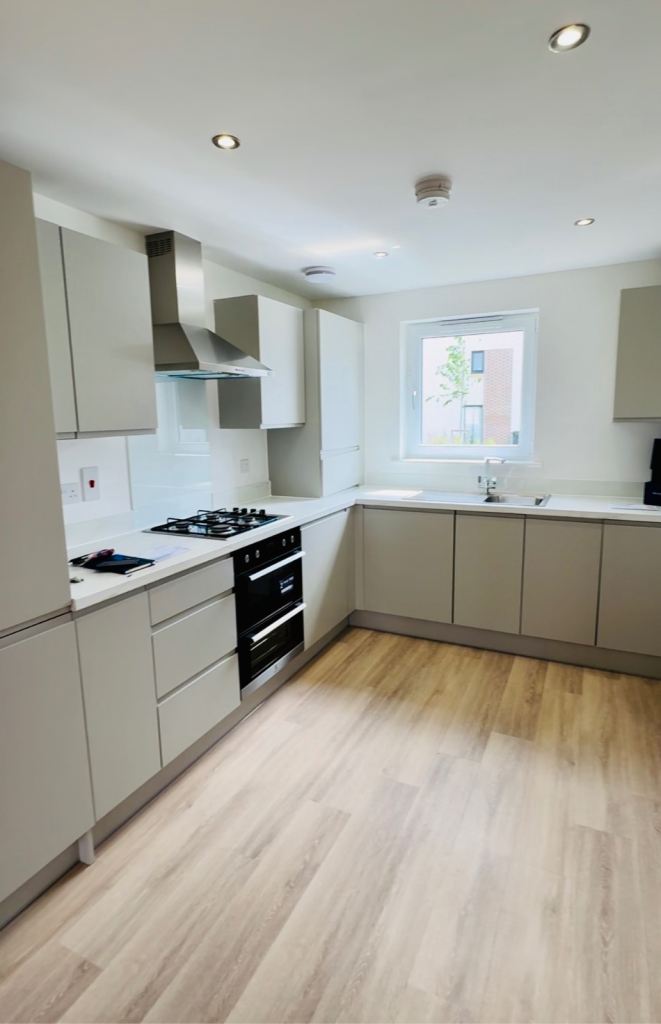 Double bedroom available 