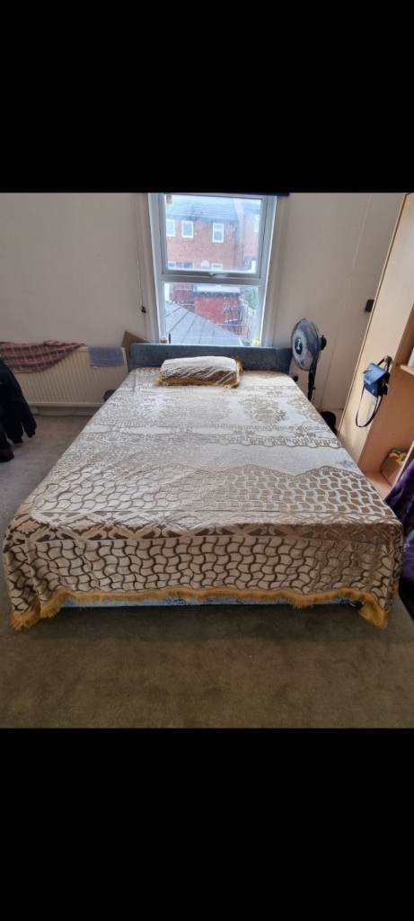 Share room for rent in lu1