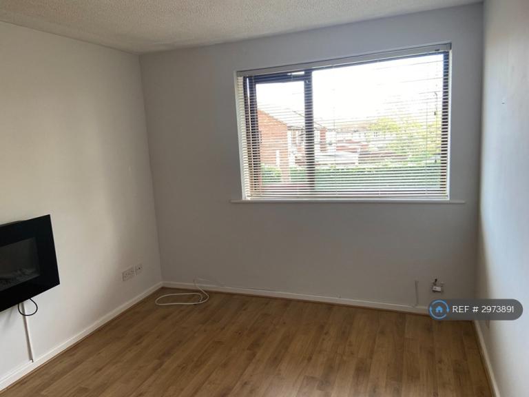 1 bedroom flat in Wainwright, Peterborough, PE4 (1 bed) (#2973891)