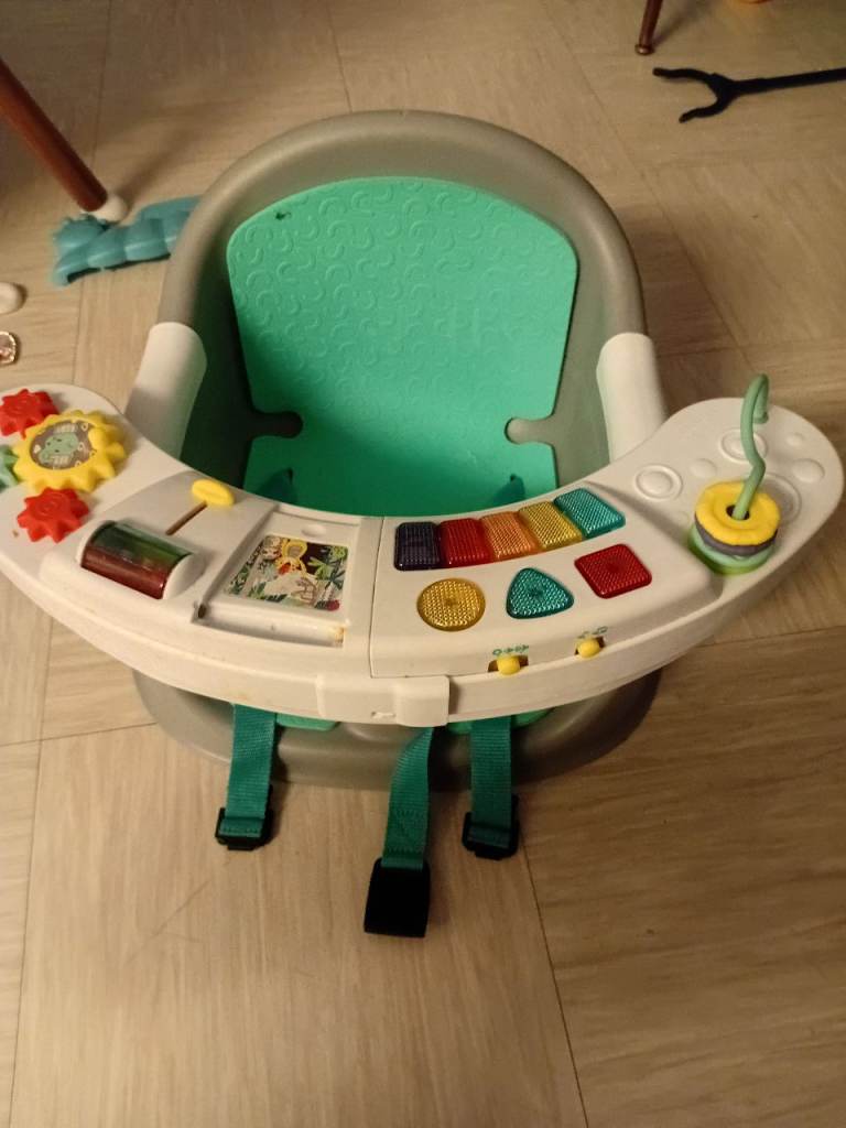 Baby Booster Seat with Activity Tray – Good Condition