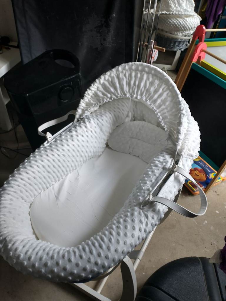 White Moses Basket with Rocking Stand – As Good As New