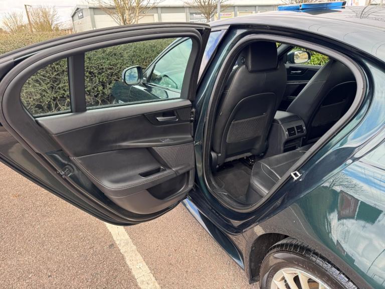 2015 Jaguar XE 2.0d R-Sport 4dr SALOON Diesel Manual