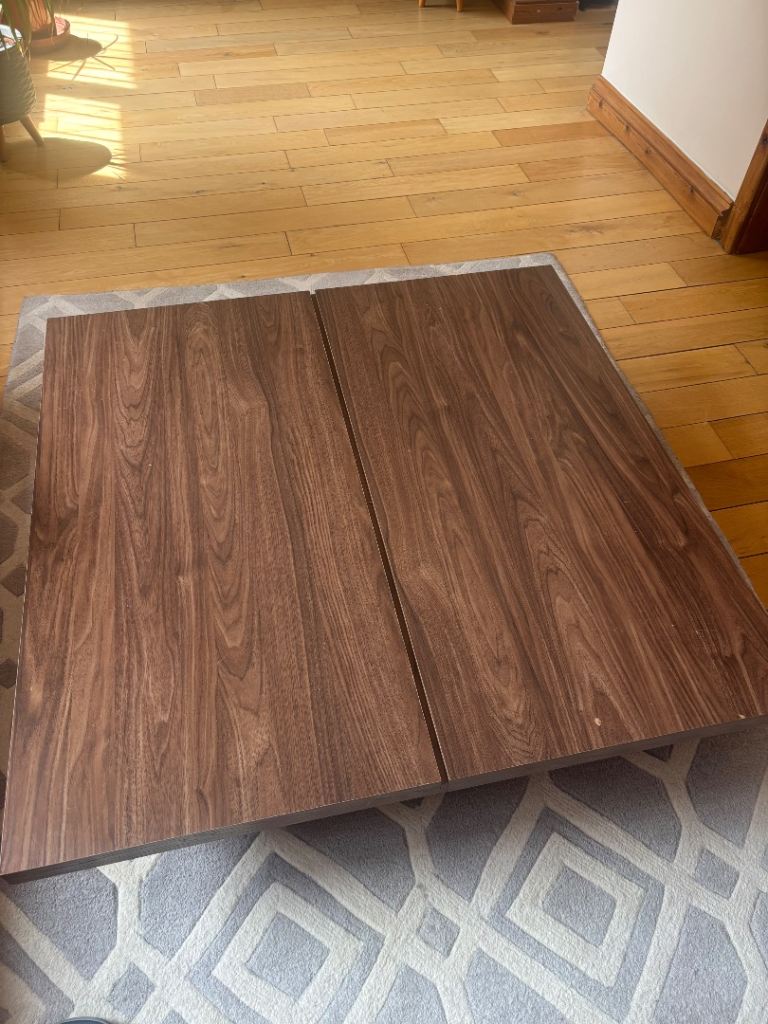 Modern Storage Wooden Coffee Table and rug - Good Condition