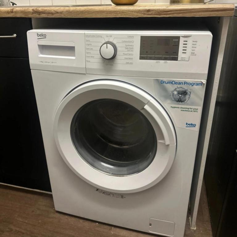 White 8 kg washing machine