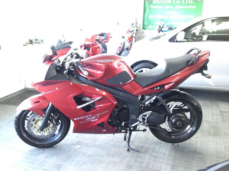 2006 06-reg Triumph Sprint ST 1050 Triple sports tourer finished in red metallic