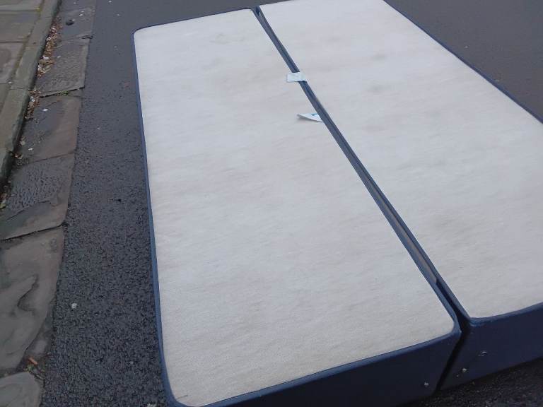 Double divan base with mattress 1000 pocket sprung. 