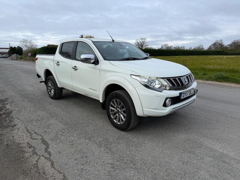 Mitsubishi L200 2.4 DI-D DC Barbarian Pickup Double Cab 4dr Diesel Au... 2017/17