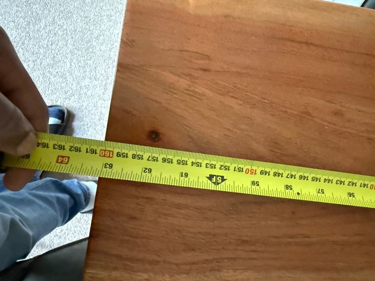 Dinning table with 4 swivel chairs