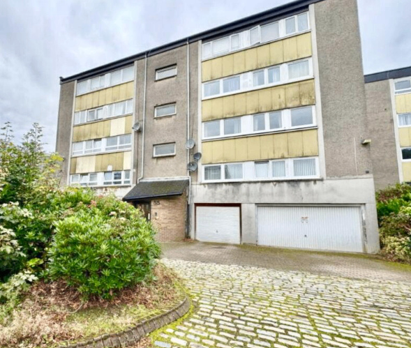 3 bedroom ground floor flat, G67