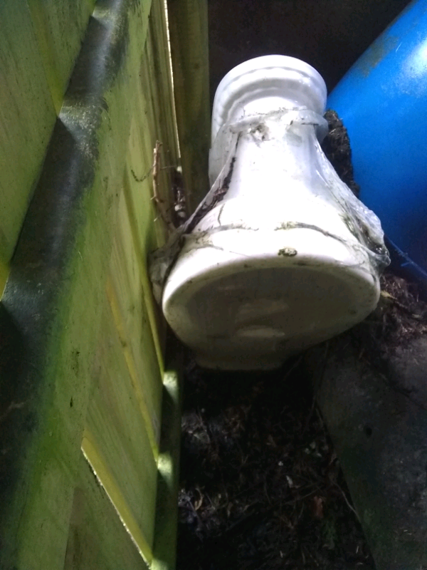 White rope effect closed coupled toilet 