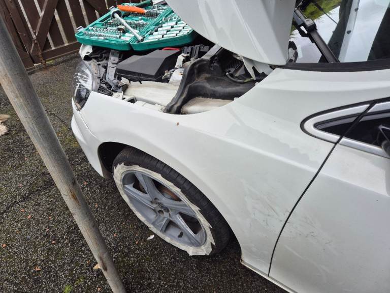 Passenger side wing volvo v40 d3 2013