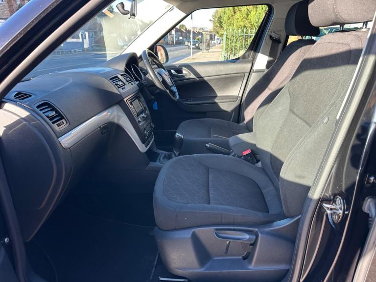 2011 Skoda Yeti 2.0 TDI SE Plus 4WD Euro 5 5dr HATCHBACK Diesel Manual