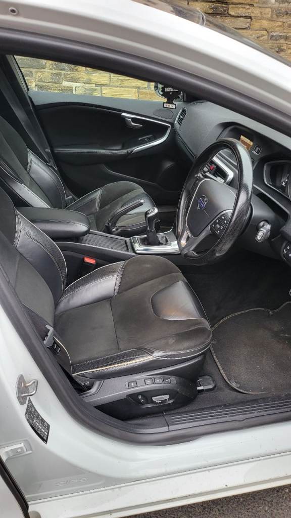 Volvo, V40, Hatchback, 2014, Manual, 1560 (cc), 5 doors