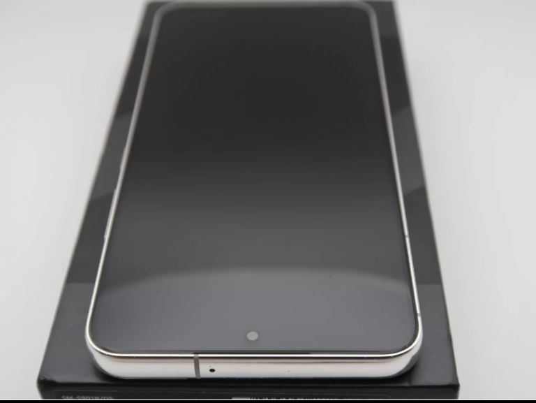 Samsung galaxy S22 unlocked 128gb dual sim white 