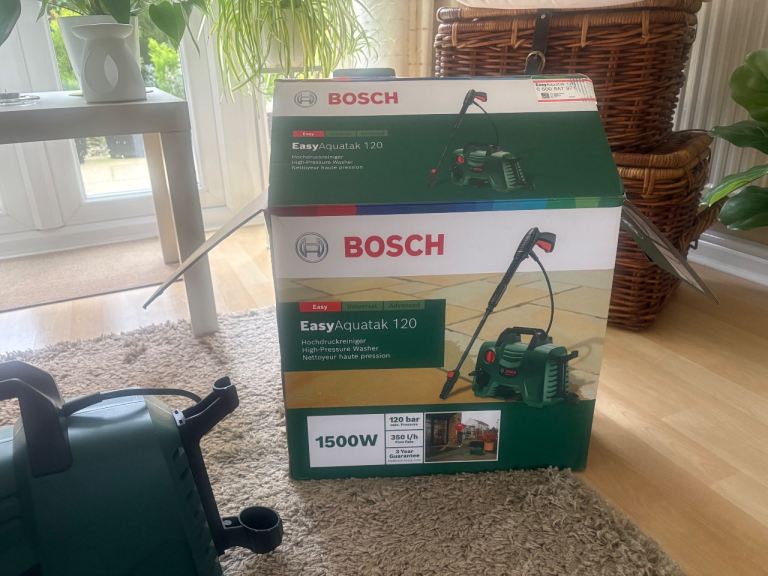 BOSCH - EasyAquatak 120 Pressure Washer - 120 bar