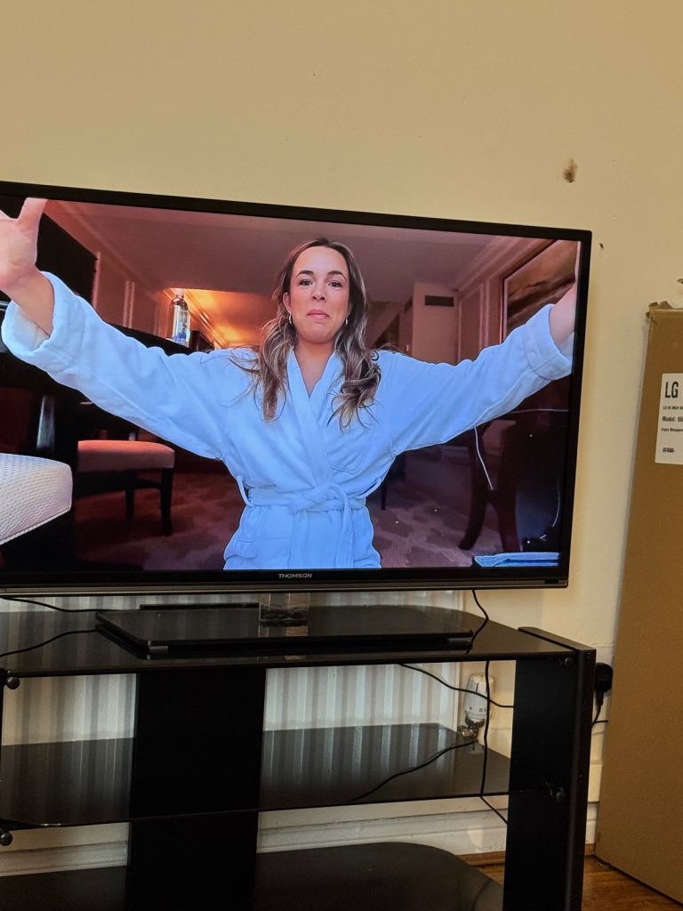 BUNDLE DEAL: Thomson 39" TV + Black Glass TV Stand