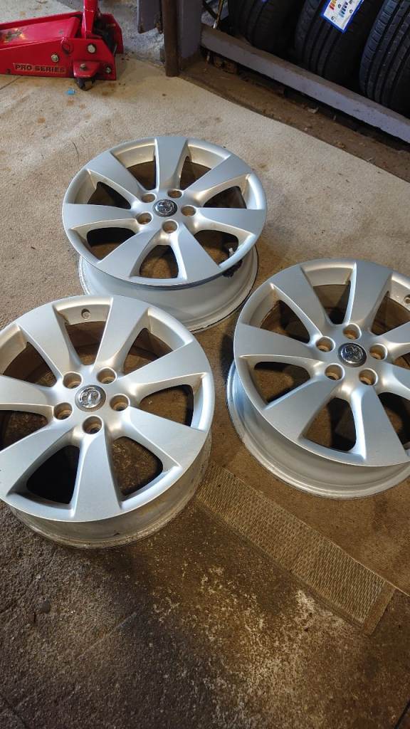For sale vauxhall astra gtc alloy wheels 