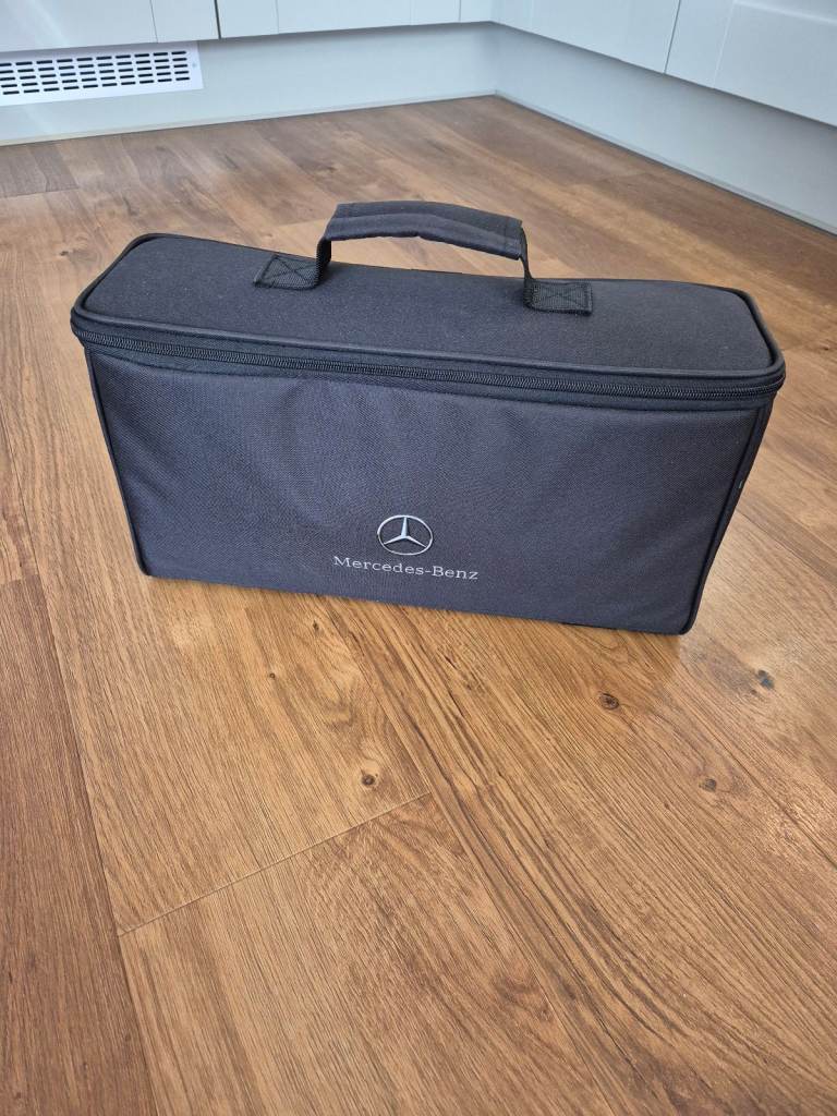 Mercedes Benz Type 2 Charger UK plug with Original Bag