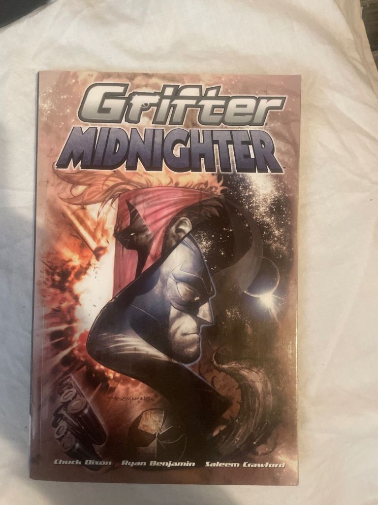 Grifter Midnighter Comic Book – Good Condition