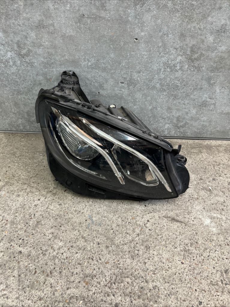 MERCEDES E-CLASS (W213) / / / 2016 - 2020 RIGHT SIDE O/S HEADLIGHT LED 